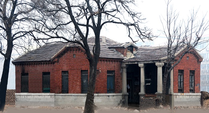 國內(nèi)最遠(yuǎn)距離建筑移位工程-2009年濟(jì)南市經(jīng)八緯一路一老別墅整體平移-國內(nèi)建筑物整體平移工程實踐-建筑移位