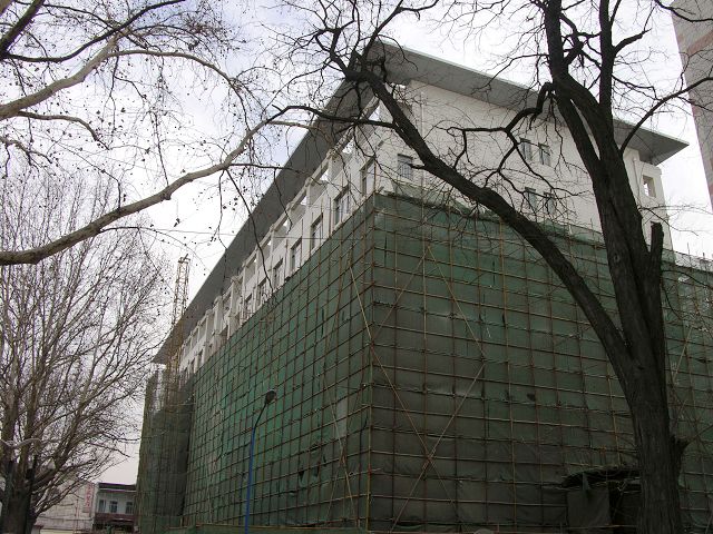 山東大學(xué)電力實驗樓增層改造